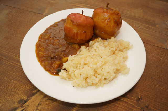 ビストロ・アニメシ　はぐちゃんの創作料理　丸ごとリンゴカレー煮込み　ハチクロ　アニメの料理を再現