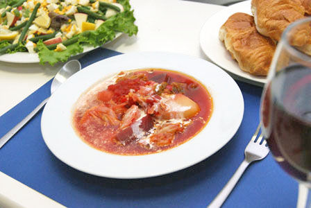 ビストロ・アニメシ　ターニャのボルシチ　ボルシュ　ロシア料理　ビーツ　のだめカンタービレ　アニ飯