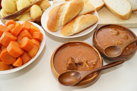 スタジオジブリ ジブリ飯を再現 ビストロ・アニメシ 天空の城ラピュタに出てくるシータの料理 シータの煮込み料理 ビールシチューの作り方