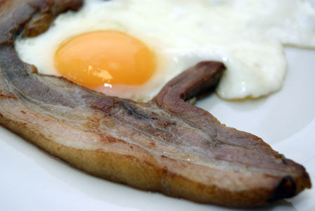 ビストロ・アニメシ ハウルの動く城 ベーコンエッグ 作り方