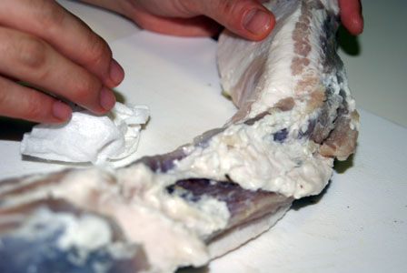 ビストロ・アニメシ ハウルの動く城 マルクルのベーコンエッグ 肉の水気を拭く