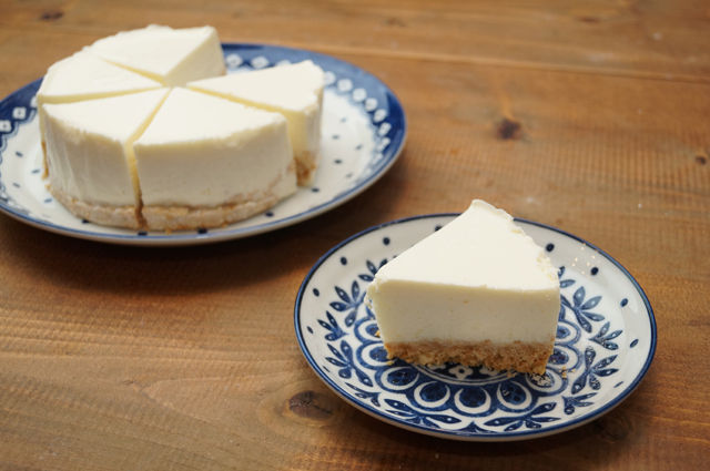 ビストロ・アニメシ　前田未希　繕い裁つ人のレアチーズケーキ　レアチーズケーキのレシピ　なめらか濃厚レアチーズケーキの作り方　漫画の料理の再現