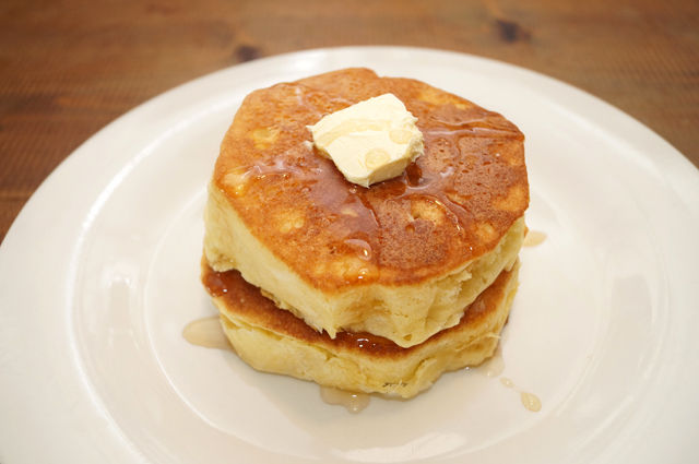 ビストロアニメシ　前田未希の料理　厚いホットケーキ　漫画のホットケーキを再現　ドラえもんに出てくるホットケーキの作り方