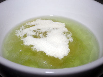 ビストロ・アニメシ　ライオンキング　ハクナマタタ　虫を食べる