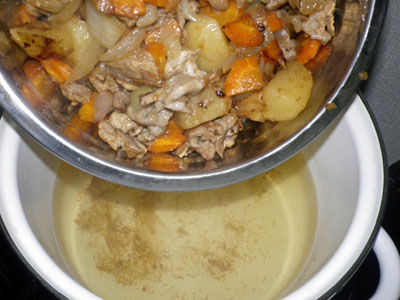 ビストロ・アニメシ　ジブリ　コクリコ坂から　カレー