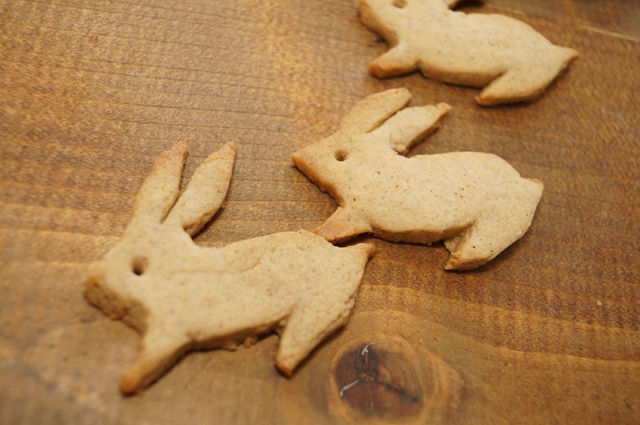 ビストロ・アニメシ　前田未希　絵本のお菓子の作り方　わすれられないおくりもの　しょうがパンの作り方　しょうがパンのレシピ　ジンジャーブレッドクッキーの作り方　スーザン・バーレイの絵本に出てくるクッキー