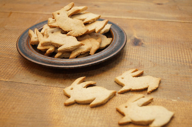ビストロ・アニメシ　前田未希　絵本のお菓子の作り方　わすれられないおくりもの　しょうがパンの作り方　しょうがパンのレシピ　ジンジャーブレッドクッキーの作り方　スーザン・バーレイの絵本に出てくるクッキー