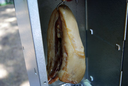 ビストロ・アニメシ ベーコンエッグ ハウルの動く城 燻製 作り方