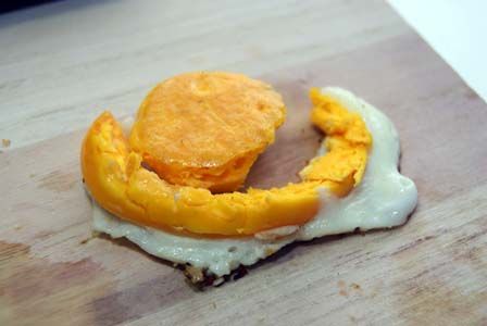 カレーパンマン？　ビストロ・アニメシ