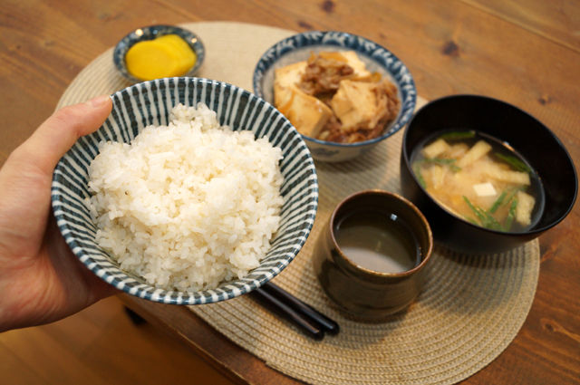 風立ちぬの鯖の味噌煮　風立ちぬの肉豆腐　スタジオジブリの風立ちぬに登場する定食　アニメに登場する食べ物の再現　アニメのご飯を作ってみた　前田未希　ご飯が進む肉豆腐