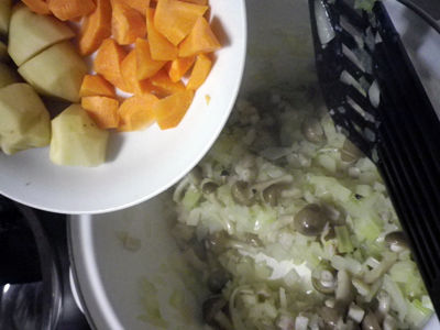 天空の城ラピュタ 肉だんご入りスープ 06