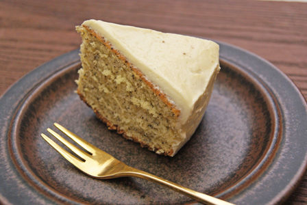 スタジオジブリ　千と千尋の神隠しに出てくるケーキ　銭婆のケーキ　バターケーキの作り方　紅茶ケーキのレシピ　ビストロ・アニメシ