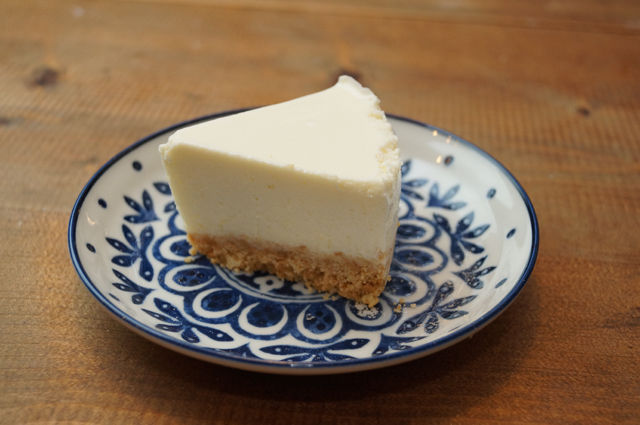 ビストロ・アニメシ　前田未希　繕い裁つ人のレアチーズケーキ　レアチーズケーキのレシピ　なめらか濃厚レアチーズケーキの作り方　漫画の料理の再現