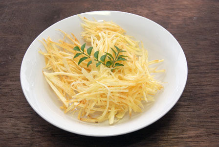 ONEPIECE　ワンピースの食べ物　ビストロ・アニメシ　じゃがいものパイユの作り方　サンジの料理を再現　大怪獣パイユのしっぽの肉　じゃがいものパイユのレシピ