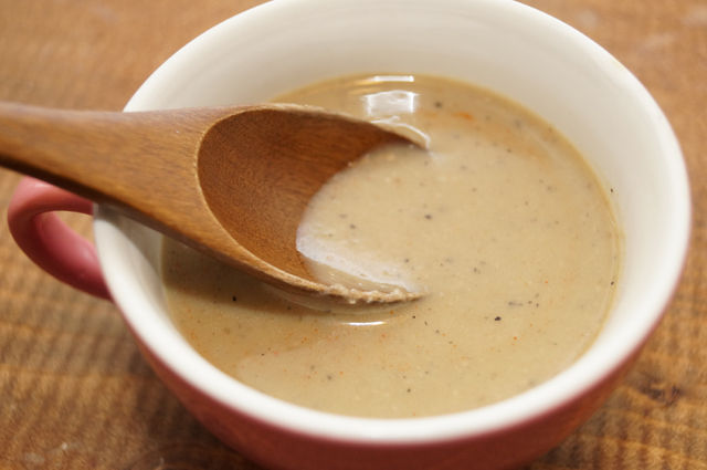 ディズニー　ラプンツェルの好物　ビストロ・アニメシ　ヘーゼルナッツのスープ　パースニップのスープ　ヘーゼルナッツのスープの作り方　塔の上のラプンツェルの食べ物