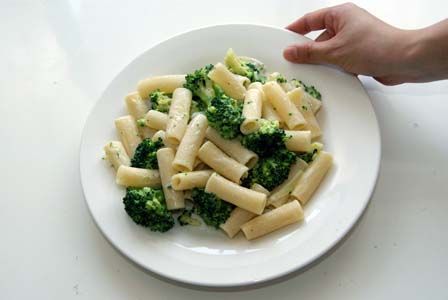 Millerighe alla pannna con i broccoli　ミレリーゲ・アラ・パンナ・コン・イ・ブロッコリ　ビストロ・アニメシ