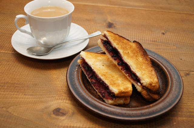 ビストロ・アニメシ　STUDIORACCONTO　前田未希　シャーリーのジャムサンド　イギリスのサンドイッチ　ブルーベリージャムの作り方　漫画の料理再現