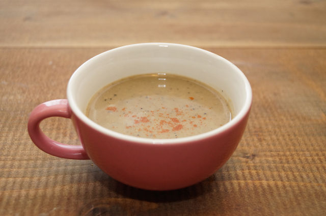 ディズニー　ラプンツェルの好物　ビストロ・アニメシ　ヘーゼルナッツのスープ　パースニップのスープ　ヘーゼルナッツのスープの作り方　塔の上のラプンツェルの食べ物